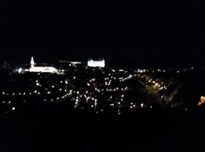 Vista nocturna desde el Parador